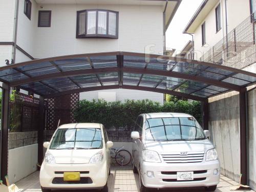 カーポート2台用・2台停めてもまだ余裕 カーポート2台用・2台停めてもまだ余裕