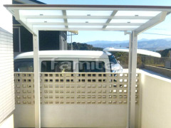 自転車バイク屋根 床タイル貼り