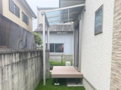 人工木デッキ LIXIL 人工木 樹ら楽ステージ 1階テラス屋根 (雨除け) YKKAP ソラリアF フラット屋根 スタンダード 壁付