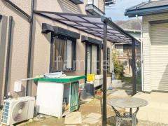 1階テラス屋根 連棟 (雨除け) YKKAP ソラリアF フラット屋根 スタンダード 壁付