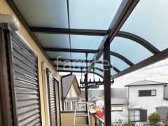 2階ベランダ屋根 連棟 三協アルミ レボリューA R アール屋根 スタンダード 壁付