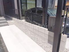 ブロック塀 (化粧ブロック) 太陽エコブロックス 普通CB スチールメッシュ フェンス YKKAP イーネット3F型 スチール柱 境界・メッシュ