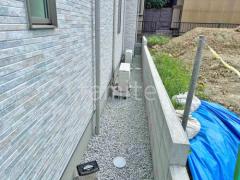 犬走り 防犯砂利敷き バラス砕石 防草シート加工