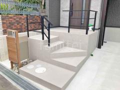 玄関アプローチ階段 床タイル貼り アドヴァン コルト