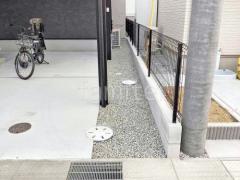 犬走り 防犯砂利敷き バラス砕石 防草シート加工